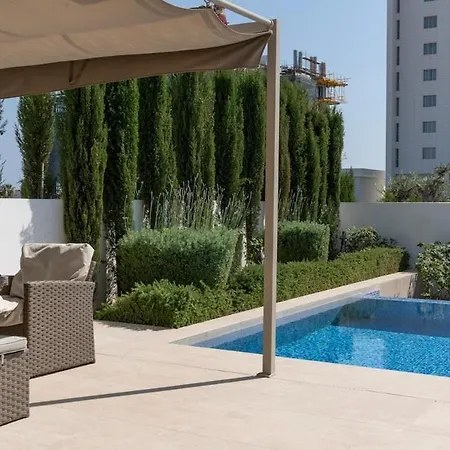 Luxury With Pool Near Beaches And Harbor 빌라 *