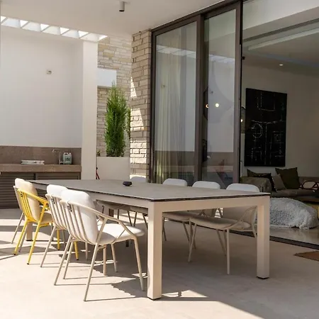 빌라 Luxury With Pool Near Beaches And Harbor 파포스