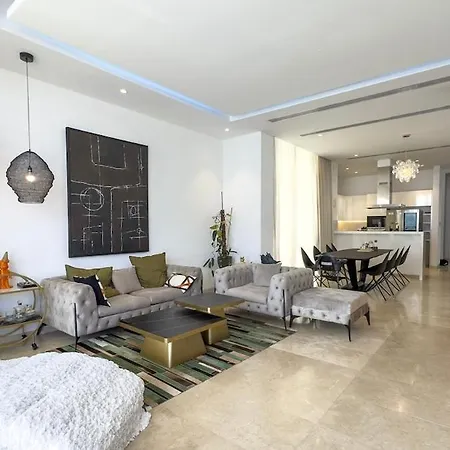 Luxury With Pool Near Beaches And Harbor 빌라 파포스