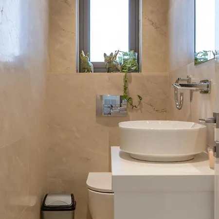 Luxury With Pool Near Beaches And Harbor 빌라