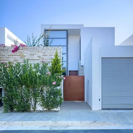 Luxury With Pool Near Beaches And Harbor 빌라 *